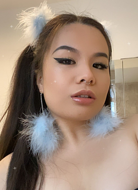 Follow Echo Evangelista on CosplayXGirls