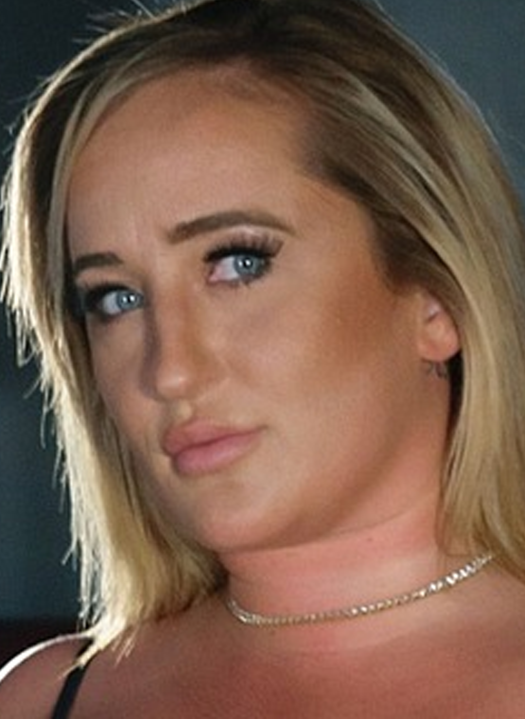 Follow Isabella Bangs on CosplayXGirls